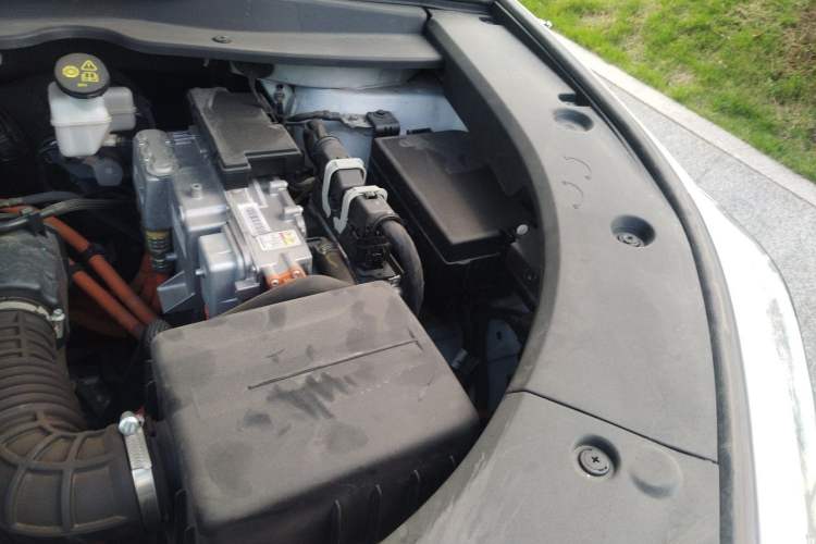Used CHANGAN UNI-K iDD 2022 Blue Whale iDD 130km 1.5T Prestige Model Engine Bay Left