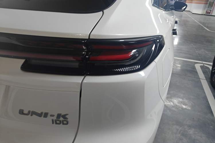 Used CHANGAN UNI-K iDD 2022 Blue Whale iDD 130km 1.5T Prestige Model Exterior 3