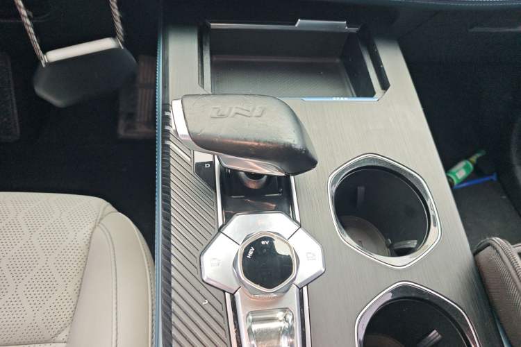 Used CHANGAN UNI-K iDD 2022 Blue Whale iDD 130km 1.5T Excellence Model Gear Lever