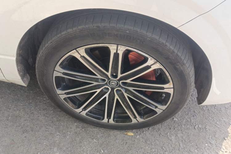 Used CHANGAN UNI-K iDD 2022 Blue Whale iDD 130km 1.5T Prestige Model Right Front Wheel Hub