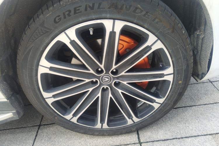 Used CHANGAN UNI-K iDD 2022 Blue Whale iDD 130km 1.5T Prestige Model Right Front Wheel Hub