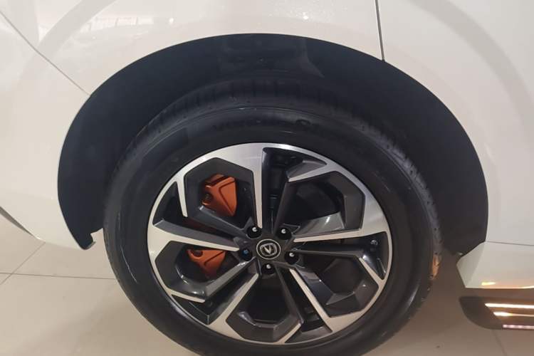 Used CHANGAN UNI-K iDD 2022 Blue Whale iDD 130km 1.5T Excellence Model Right Rear Wheel Hub