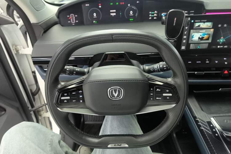 Used CHANGAN UNI-K iDD 2022 Blue Whale iDD 130km 1.5T Prestige Model Steering Wheel