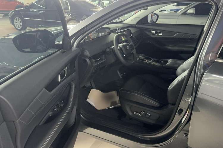 Used CHANGAN UNI-K iDD 2023 Zhidian iDD 1.5T 135km Smart & Fun Model Interior 2
