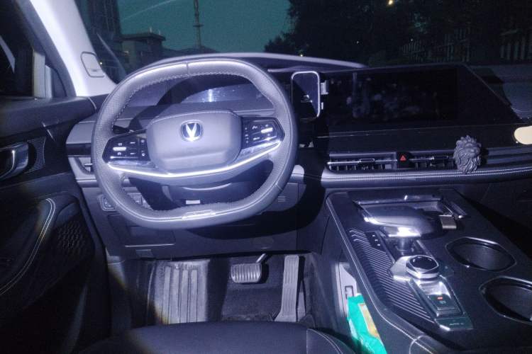 Used CHANGAN UNI-K iDD 2023 Zhidian iDD 1.5T 135km Smart & Fun Model Steering Wheel