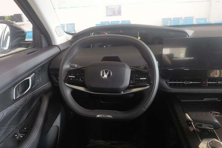 Used CHANGAN UNI-K iDD 2023 Smart Electric iDD 1.5T 135km Smart Leading Model Steering Wheel