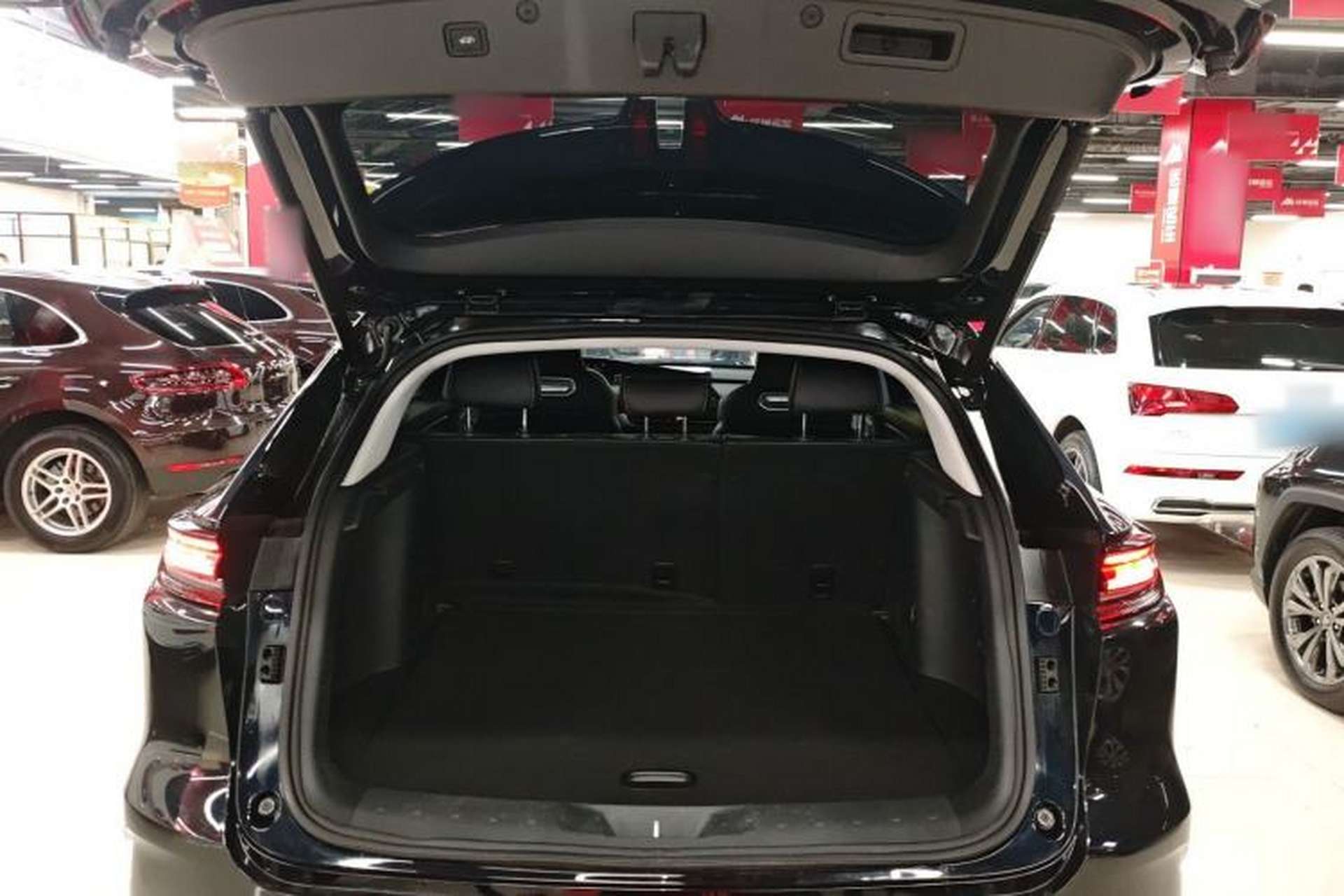 Used CHANGAN UNI-K iDD 2023 Zhidian iDD 1.5T 135km Smart & Fun Model Trunk
