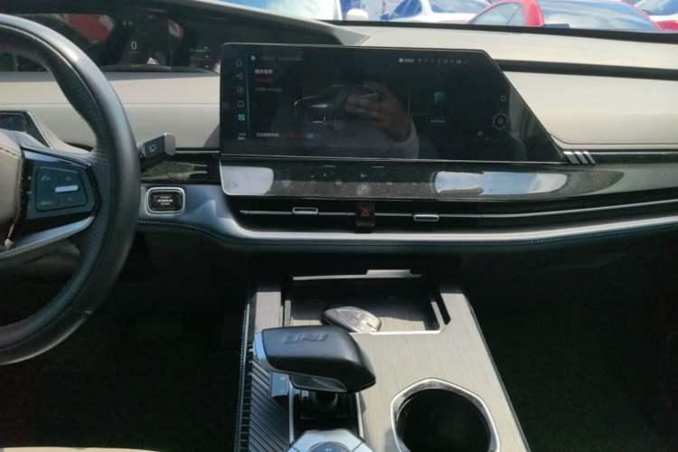 Used CHANGAN UNI-K iDD 2023 Smart Electric iDD 1.5T 135km Smart Leading Model Audio And AC Panel