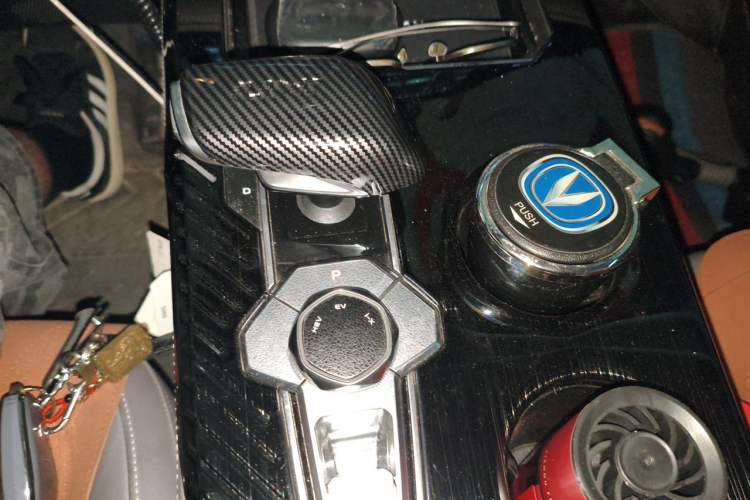 Used CHANGAN UNI-K iDD 2023 Smart Electric iDD 1.5T 135km Smart Leading Model Gear Lever