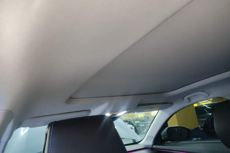 Used CHANGAN UNI-K iDD 2023 Smart Electric iDD 1.5T 135km Smart Leading Model Headliner