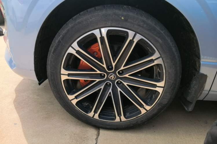 Used CHANGAN UNI-K iDD 2023 Smart Electric iDD 1.5T 135km Smart Leading Model Left Front Wheel Hub