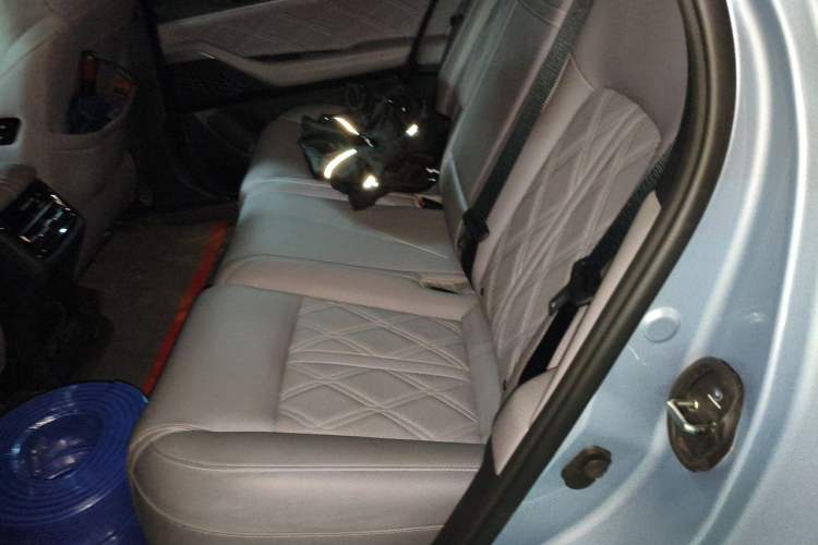 Used CHANGAN UNI-K iDD 2023 Smart Electric iDD 1.5T 135km Smart Leading Model Left Rear Seat