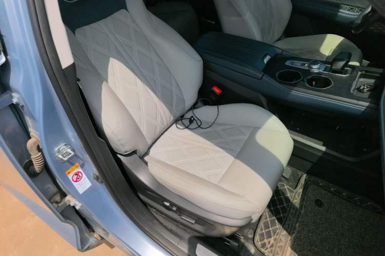 Used CHANGAN UNI-K iDD 2023 Smart Electric iDD 1.5T 135km Smart Leading Model Right Front Seat