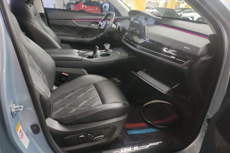 Used CHANGAN UNI-K iDD 2023 Smart Electric iDD 1.5T 135km Smart Leading Model Right Front Seat