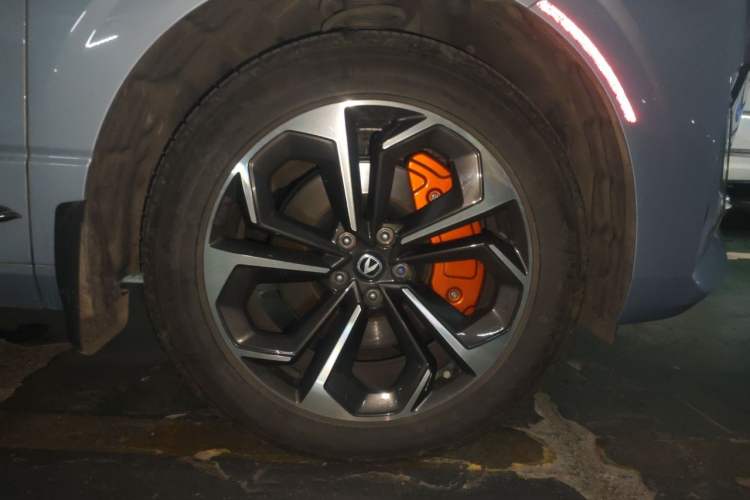 Used CHANGAN UNI-K iDD 2023 Zhidian iDD 1.5T 135km Smart & Fun Model Right Front Wheel Hub