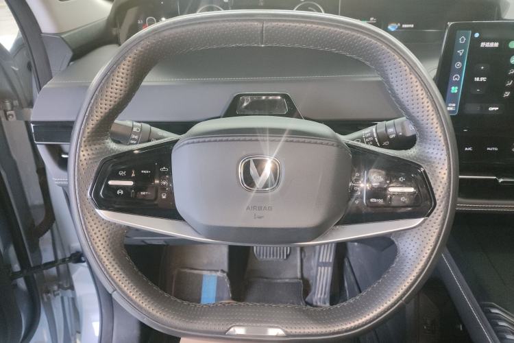 Used CHANGAN UNI-K iDD 2023 Smart Electric iDD 1.5T 135km Smart Leading Model Steering Wheel