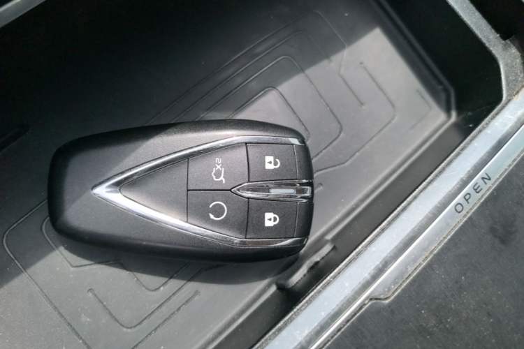 Used CHANGAN UNI-K iDD 2023 Smart Electric iDD 1.5T 135km Smart Leading Model Vehicle Key