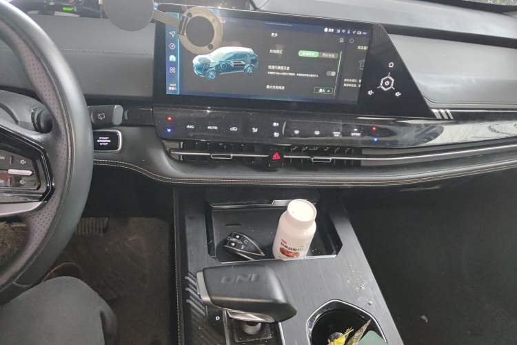 Used CHANGAN UNI-K iDD 2023 Zhidian iDD 1.5T 135km Smart & Fun Model Audio And AC Panel