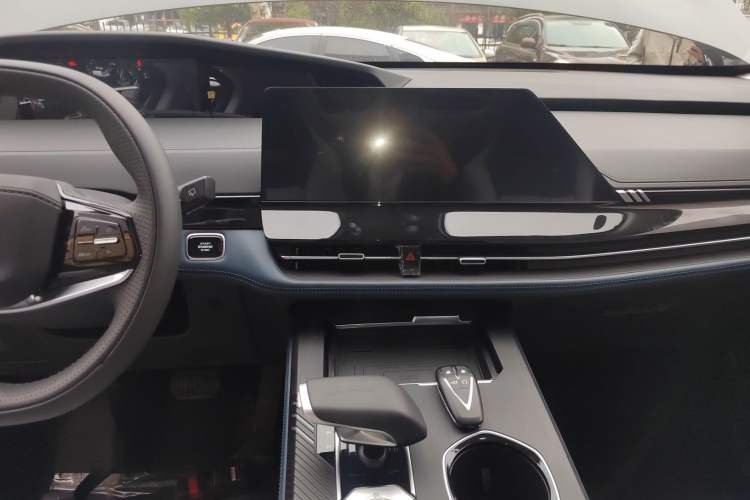 Used CHANGAN UNI-K iDD 2023 Zhidian iDD 1.5T 135km Smart & Fun Model Audio And AC Panel