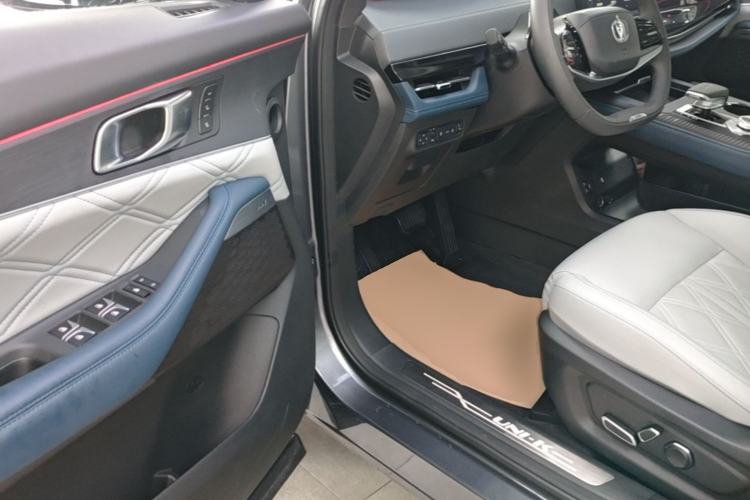 Used CHANGAN UNI-K iDD 2023 Smart Electric iDD 1.5T 135km Smart Leading Model Driver Seat