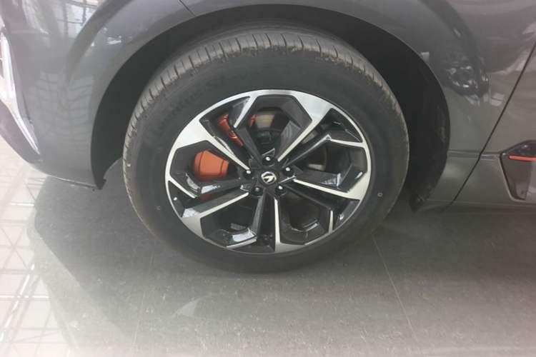 Used CHANGAN UNI-K iDD 2023 Zhidian iDD 1.5T 135km Smart & Fun Model Exterior 4