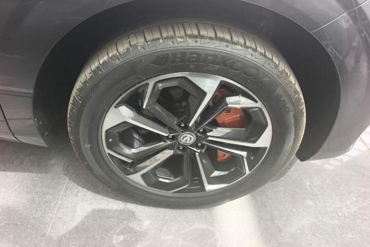Used CHANGAN UNI-K iDD 2023 Zhidian iDD 1.5T 135km Smart & Fun Model Exterior 5