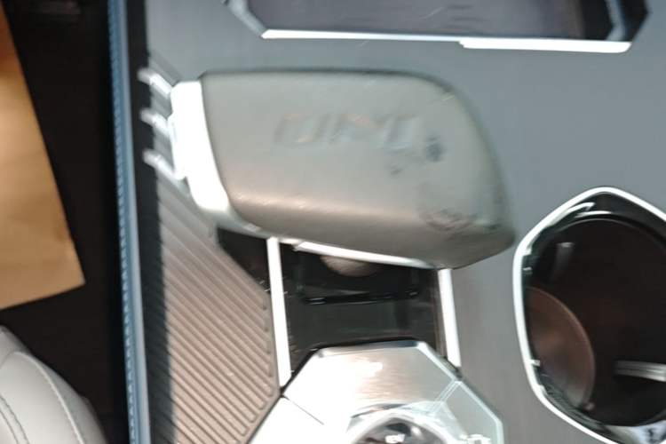 Used CHANGAN UNI-K iDD 2023 Smart Electric iDD 1.5T 135km Smart Leading Model Gear Lever