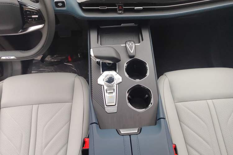 Used CHANGAN UNI-K iDD 2023 Zhidian iDD 1.5T 135km Smart & Fun Model Gear Lever