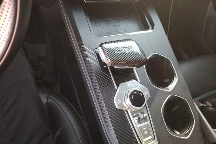 Used CHANGAN UNI-K iDD 2023 Smart Electric iDD 1.5T 135km Smart Leading Model Gear Lever