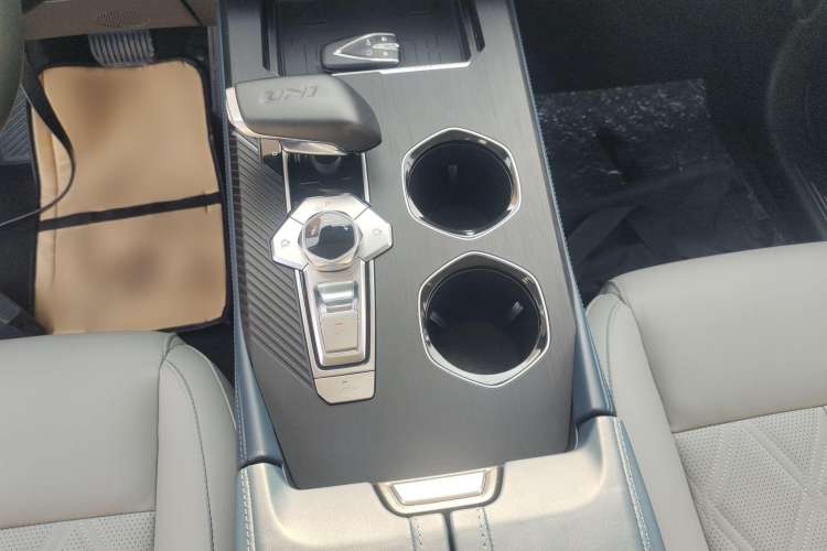 Used CHANGAN UNI-K iDD 2023 Smart Electric iDD 1.5T 135km Smart Leading Model Gear Lever