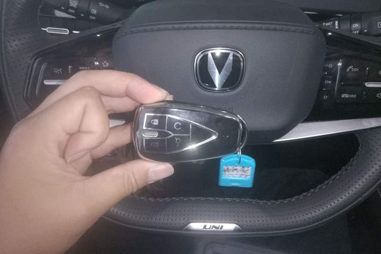 Used CHANGAN UNI-K iDD 2023 Zhidian iDD 1.5T 135km Smart & Fun Model Interior 1