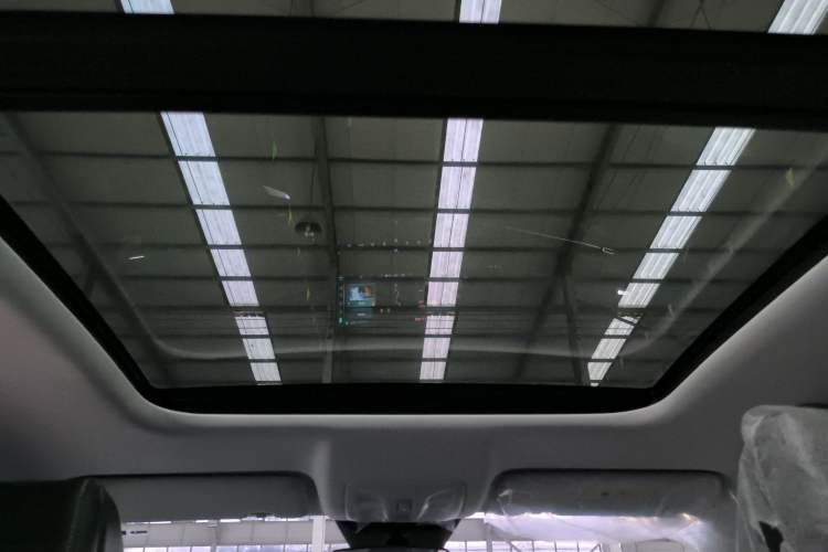 Used CHANGAN UNI-K iDD 2023 Zhidian iDD 1.5T 135km Smart & Fun Model Interior 4