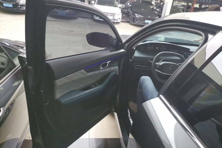 Used CHANGAN UNI-K iDD 2023 Smart Electric iDD 1.5T 135km Smart Leading Model Interior 8