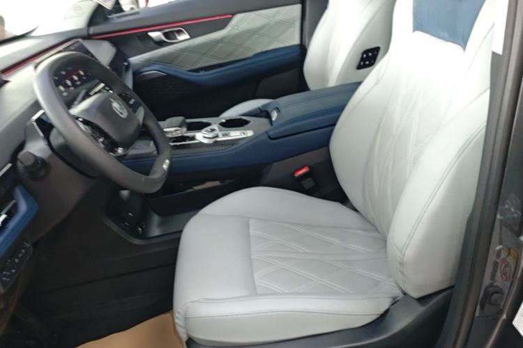 Used CHANGAN UNI-K iDD 2023 Smart Electric iDD 1.5T 135km Smart Leading Model Left Front Seat
