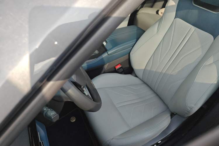 Used CHANGAN UNI-K iDD 2023 Zhidian iDD 1.5T 135km Smart & Fun Model Left Front Seat