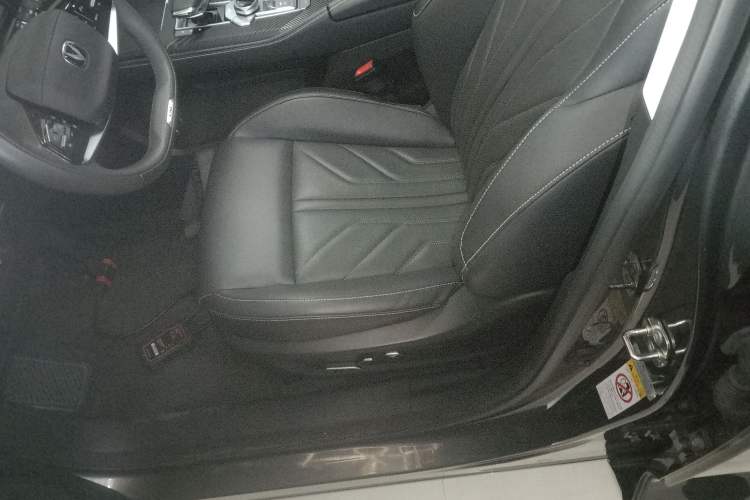 Used CHANGAN UNI-K iDD 2023 Zhidian iDD 1.5T 135km Smart & Fun Model Left Front Seat