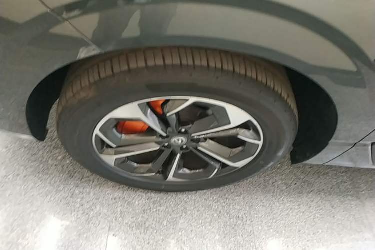 Used CHANGAN UNI-K iDD 2023 Zhidian iDD 1.5T 135km Smart & Fun Model Left Front Wheel Hub