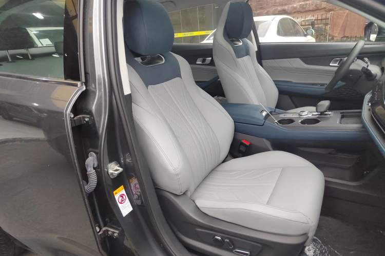 Used CHANGAN UNI-K iDD 2023 Zhidian iDD 1.5T 135km Smart & Fun Model Right Front Seat
