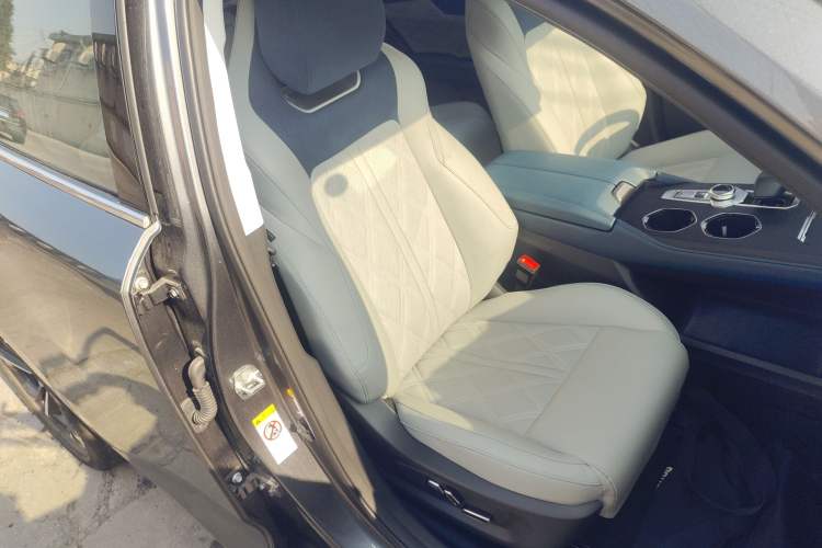 Used CHANGAN UNI-K iDD 2023 Smart Electric iDD 1.5T 135km Smart Leading Model Right Front Seat