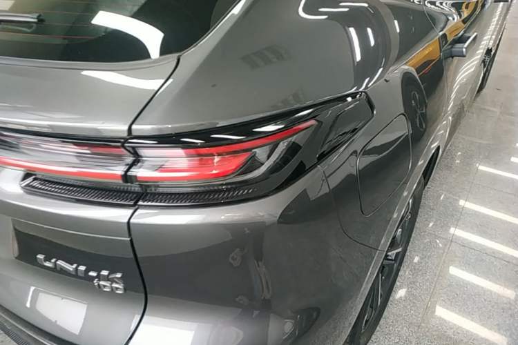 Used CHANGAN UNI-K iDD 2023 Zhidian iDD 1.5T 135km Smart & Fun Model Right Rear Taillight