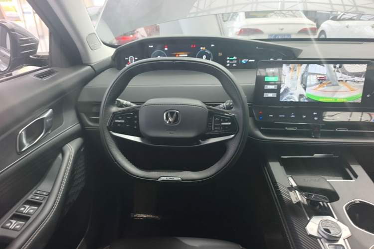 Used CHANGAN UNI-K iDD 2023 Zhidian iDD 1.5T 135km Smart & Fun Model Steering Wheel