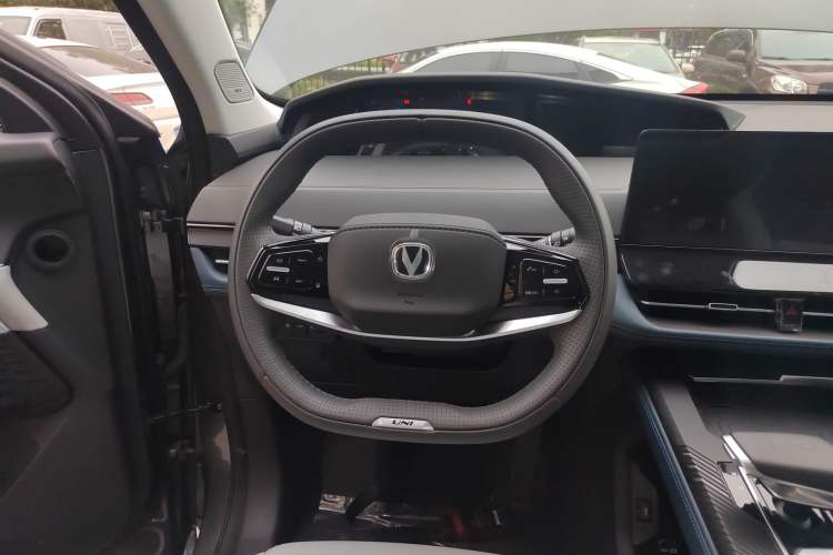 Used CHANGAN UNI-K iDD 2023 Zhidian iDD 1.5T 135km Smart & Fun Model Steering Wheel