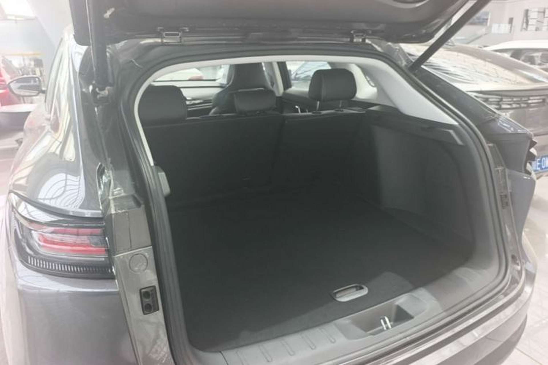 Used CHANGAN UNI-K iDD 2023 Zhidian iDD 1.5T 135km Smart & Fun Model Trunk
