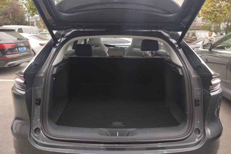 Used CHANGAN UNI-K iDD 2023 Zhidian iDD 1.5T 135km Smart & Fun Model Trunk