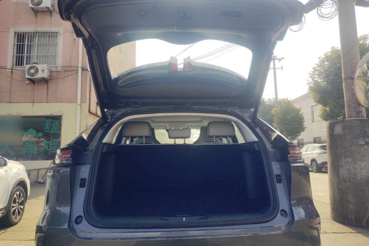 Used CHANGAN UNI-K iDD 2023 Smart Electric iDD 1.5T 135km Smart Leading Model Trunk