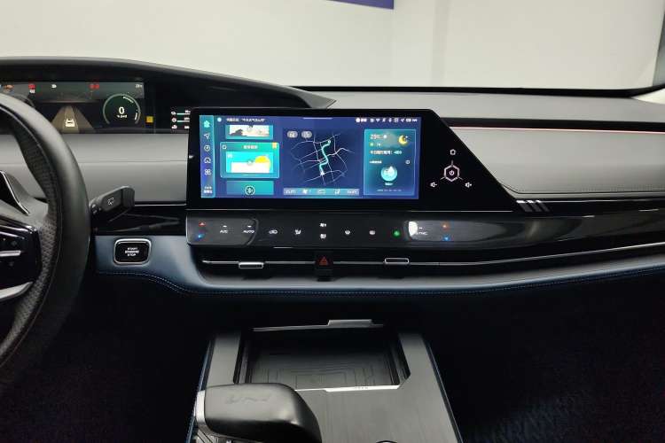 Used CHANGAN UNI-K iDD 2023 Smart Electric iDD 1.5T 135km Smart Leading Model Audio And AC Panel