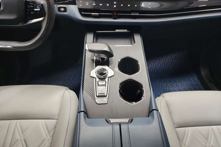 Used CHANGAN UNI-K iDD 2023 Smart Electric iDD 1.5T 135km Smart Leading Model Gear Lever