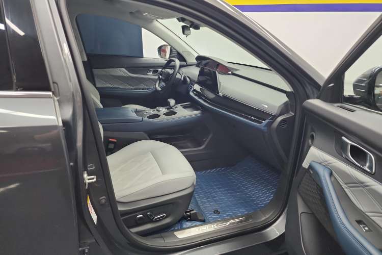 Used CHANGAN UNI-K iDD 2023 Smart Electric iDD 1.5T 135km Smart Leading Model Right Front Seat