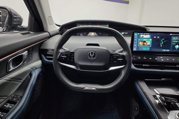 Used CHANGAN UNI-K iDD 2023 Smart Electric iDD 1.5T 135km Smart Leading Model Steering Wheel