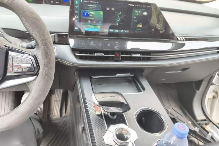 Used CHANGAN UNI-K iDD 2023 Smart Electric iDD 1.5T 135km Smart Leading Model Audio And AC Panel